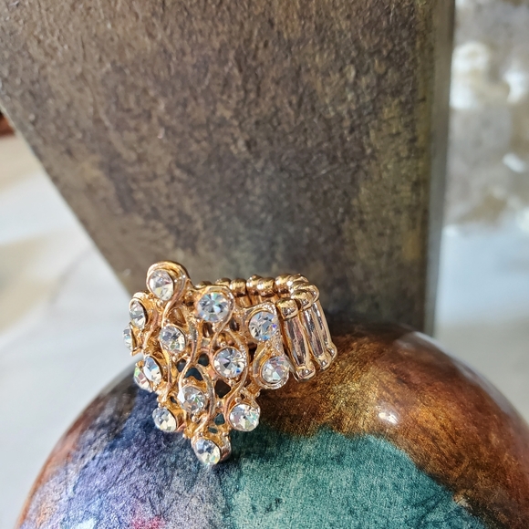 Gold Tone Stretch Ring with Rhinestone Jewels BLING 💥3 for $24💥 - Picture 9 of 13